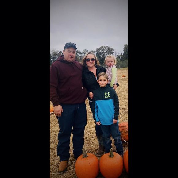 Meet your Posher, Courtney - Picture 1 of 1